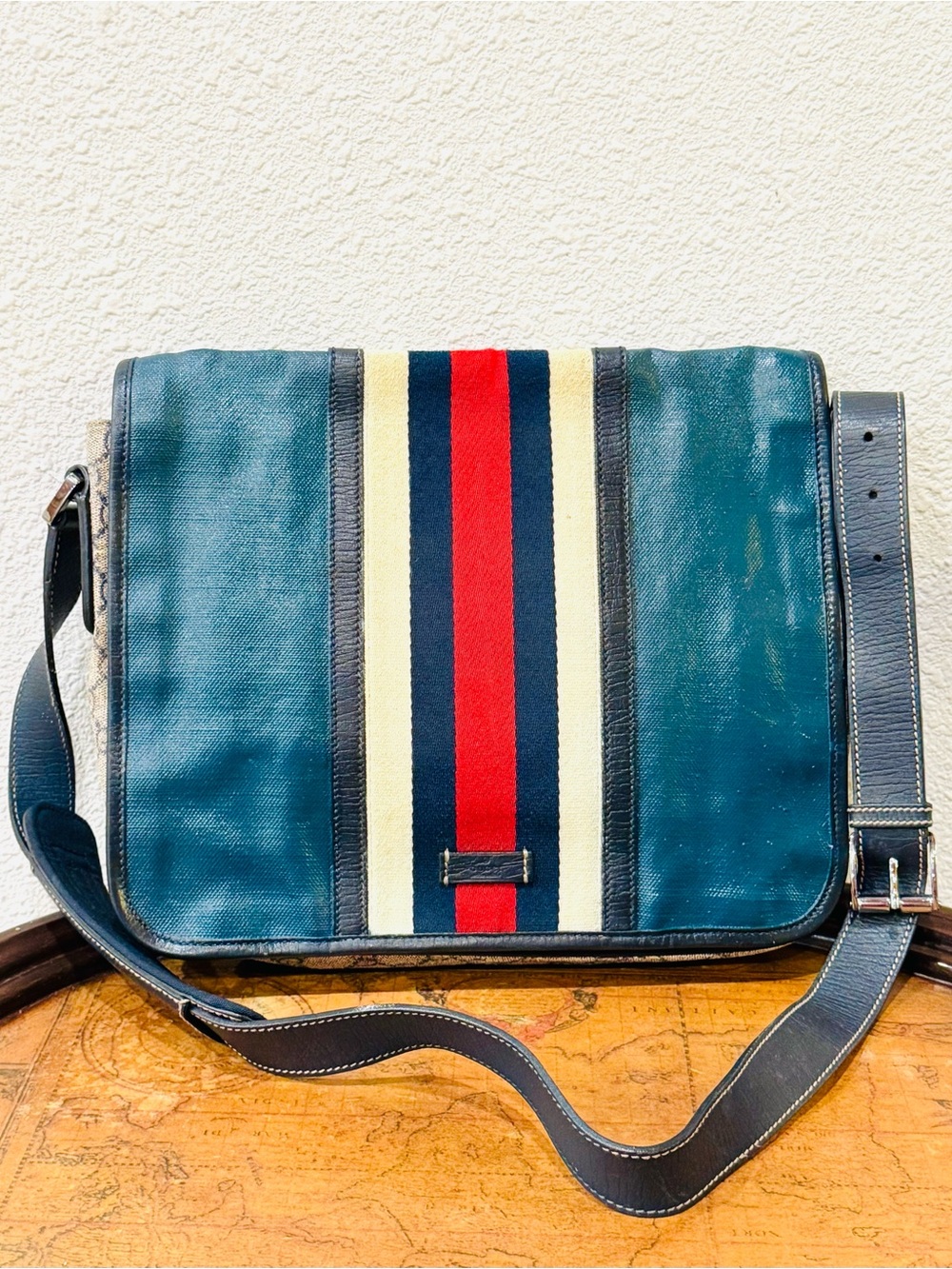 Gucci Vintage Blue GG Coated Canvas Web Messenger Crossbody Bag Authentic